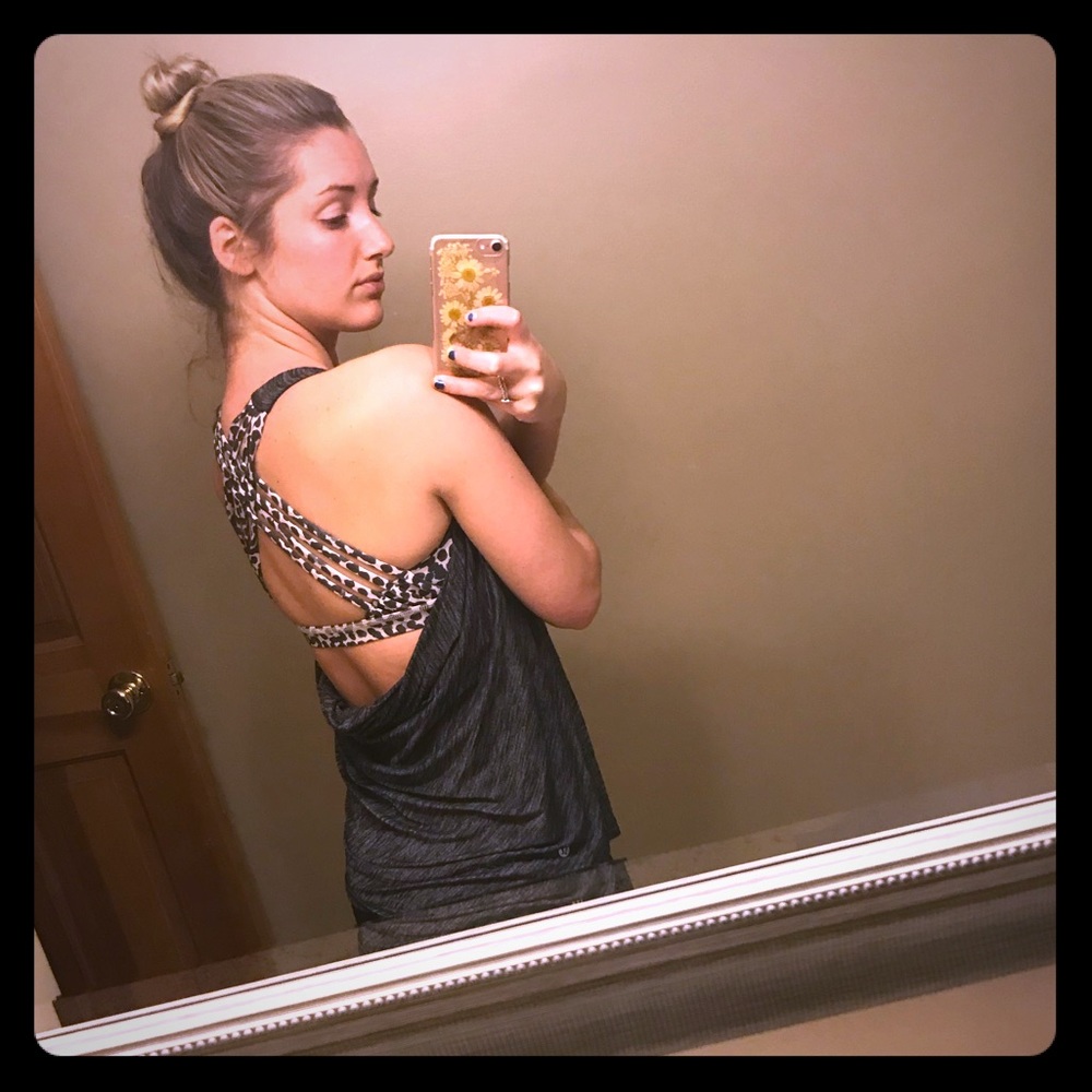 Lululemon workout tank with built in sports bra